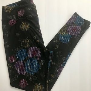 LuLaRoe Tall & Curvy Leggings